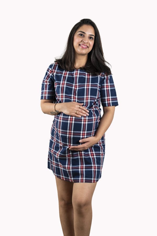 Blue check fitted folded-short sleeve maternity dress with a round neckline.(Front)