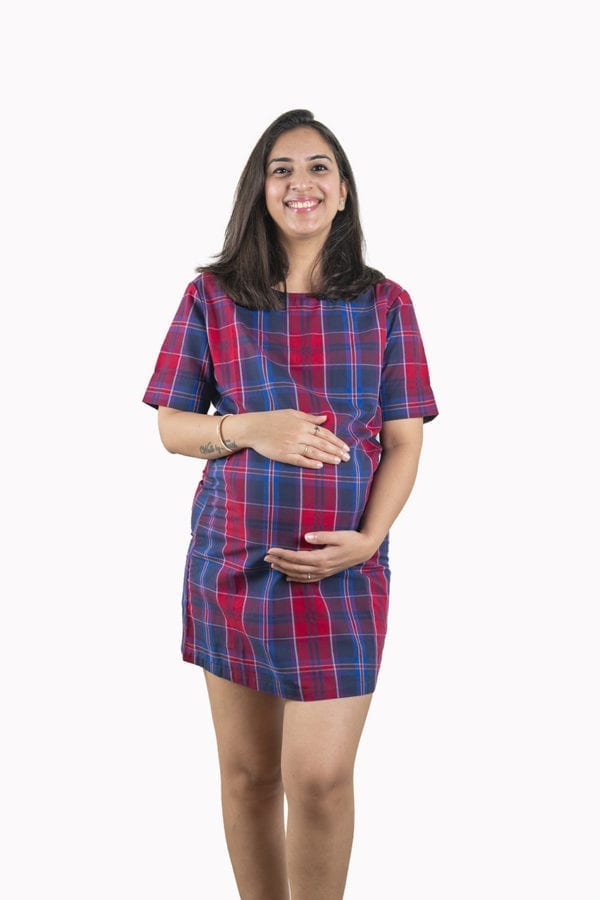 Red check fitted folded-short sleeve maternity dress with a round neckline.(Front)