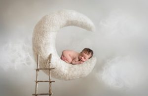 Baby Winter Photoshoot Ideas For New Moms: Scroll down and get some amazing ideas to capture your little one.